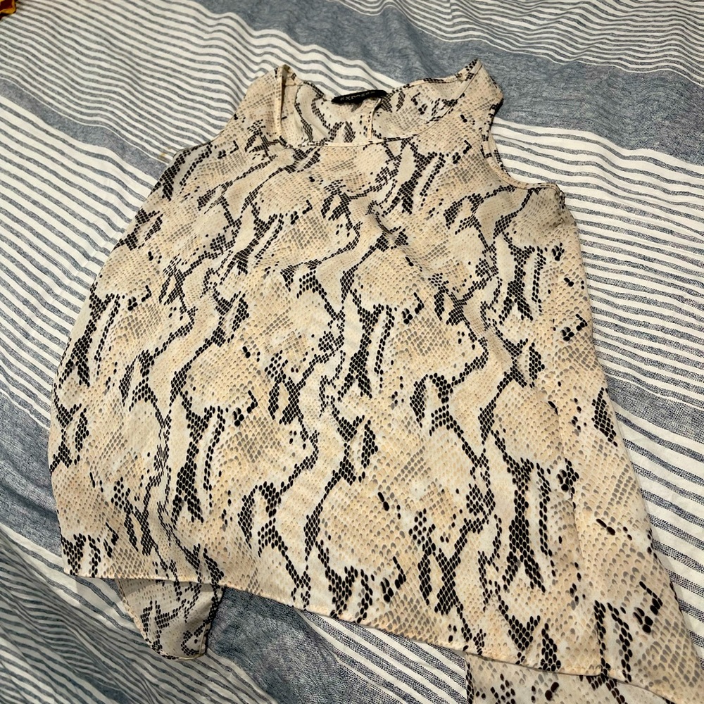 Size S Sleeveless Blouse snake print